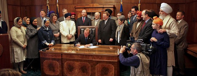 Oregon Governor Signs Bill Repealing Ban on Teachers’ Religious Dress